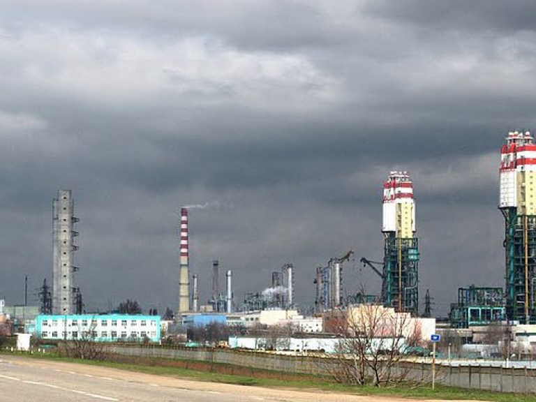 Одесский припортовый завод возобновит работу 1 октября – Гройсман