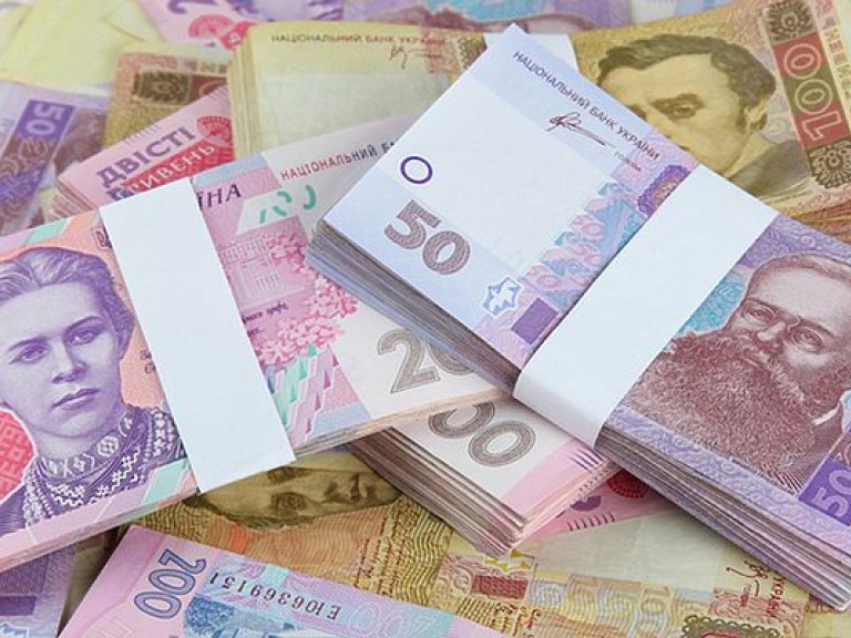 НБУ установил официальный курс на уровне 25,93 гривен за доллар