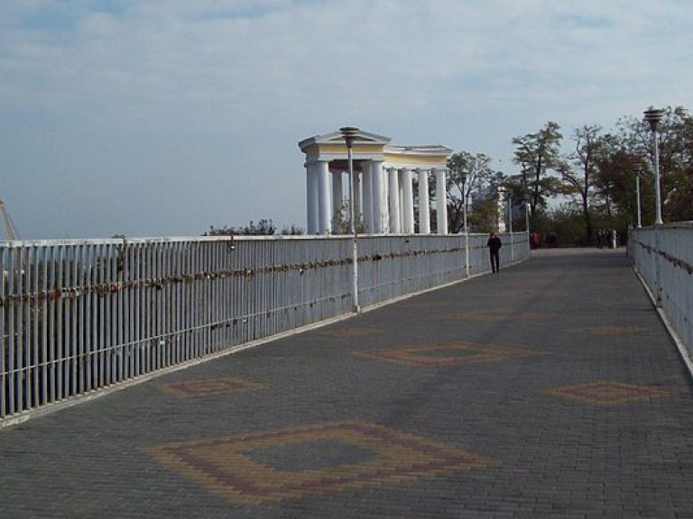 В Одессе мужчина покончил с собой, сбросившись с моста