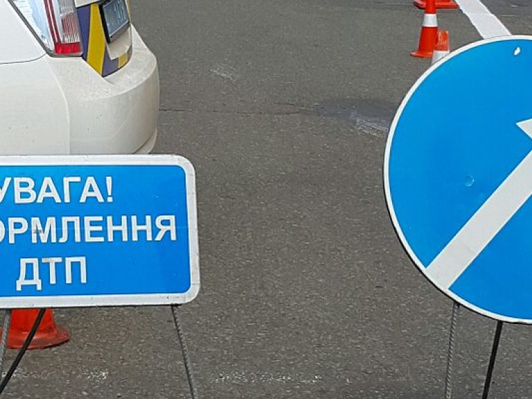В Киеве ночью водитель насмерть сбил девушку и скрылся с места происшествия