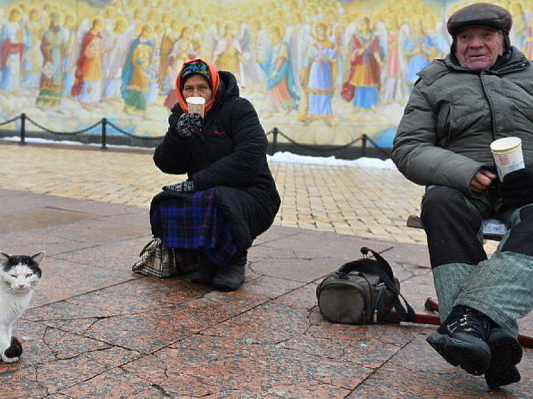 Самыми бедными в Украине являются семьи с детьми и люди старше 75 лет — демограф
