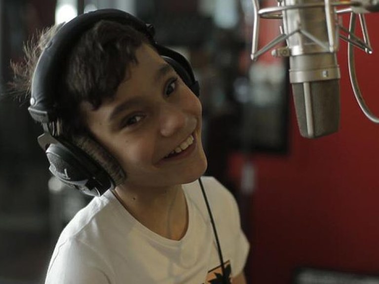 На премию Grammy Latinos номинирован страдающий гидроцефалией мальчик из Испании (ВИДЕО)