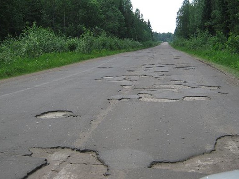 Украину включили в ТОП-5 стран с самыми плохими автодорогами в мире