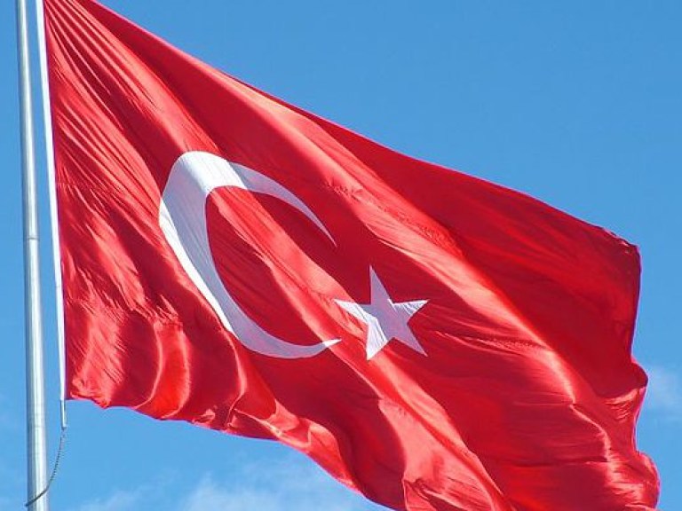 В Турции закрыли 12 телеканалов, обвиняемых в связях с террористами