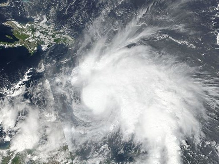 Жителей Ямайки, Кубы и Гаити начали эвакуировать из-за приближающегося урагана «Мэтью»