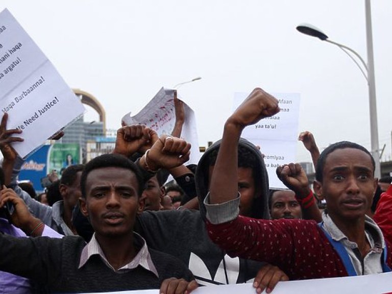 Во время протестов против правительства Эфиопии толпа задавила 50 человек &#8212; СМИ