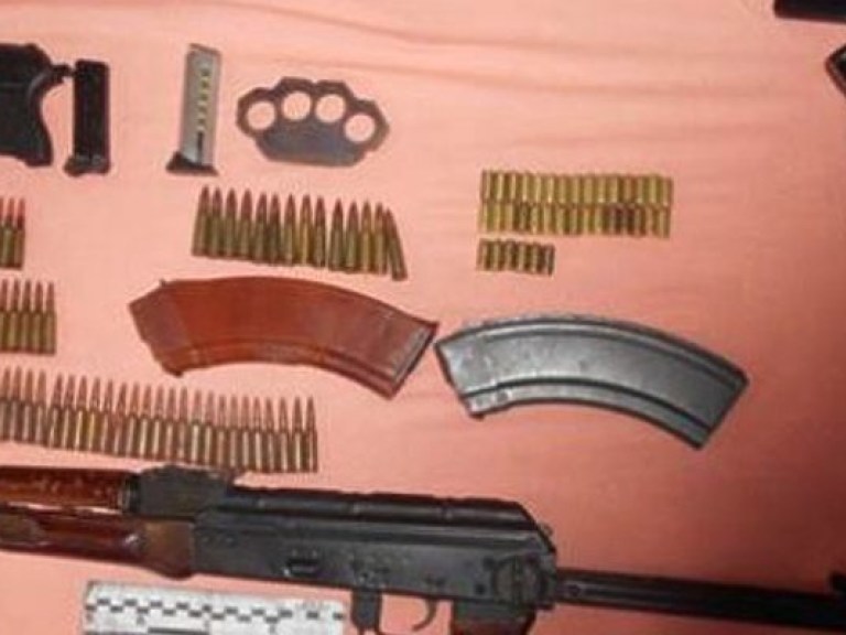В Одесской области у женщины изъяли оружие и наркотики (ФОТО)