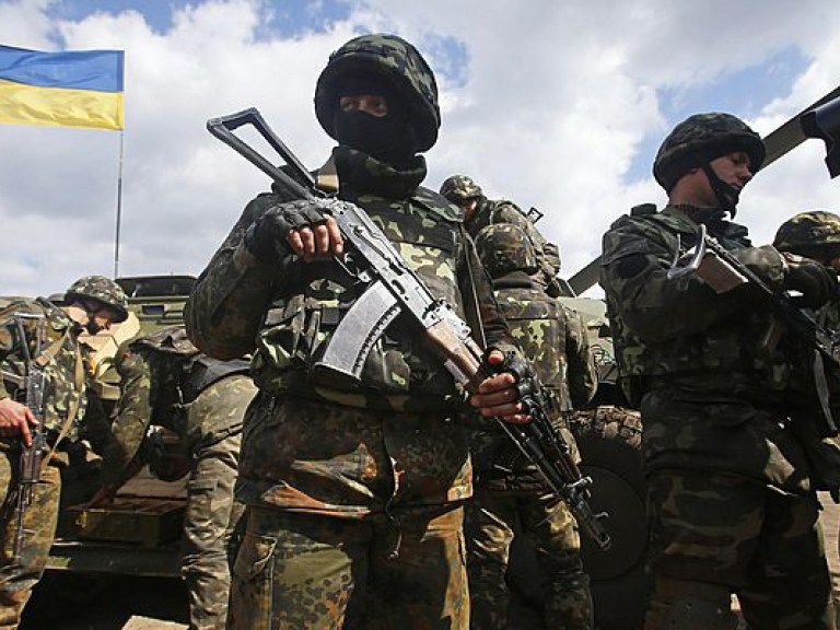 За минувшие сутки в АТО  погиб один украинский военный, двое ранены