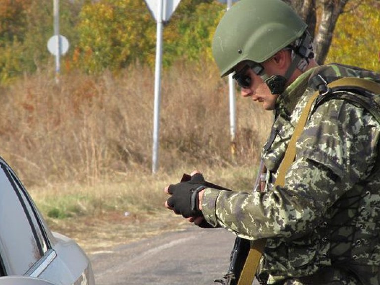 На границе с Польшей  в  очереди стоят более  тысячи автомобилей