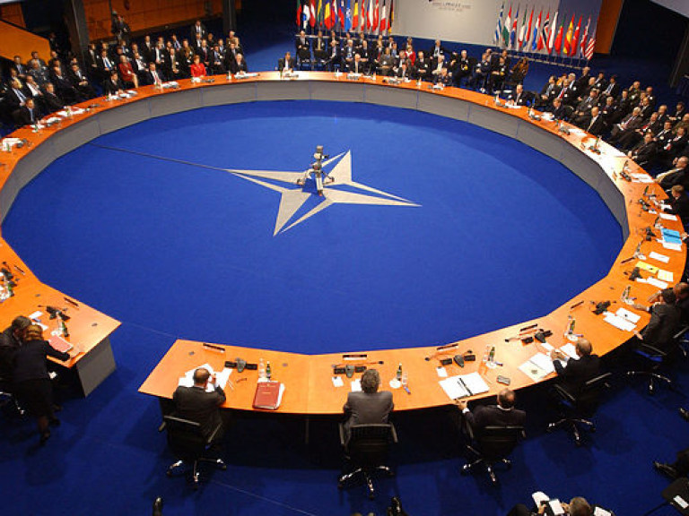 НАТО предпримет «экстренные меры» из-за укрепления военной мощи России в Арктике &#8212; СМИ