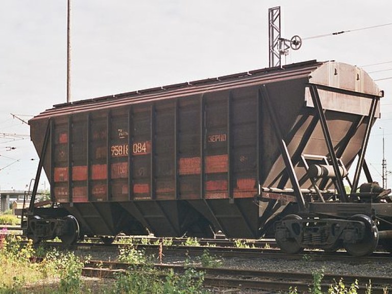 В «Укрзализныце» жалуются на нехватку вагонов для перевозки зерна