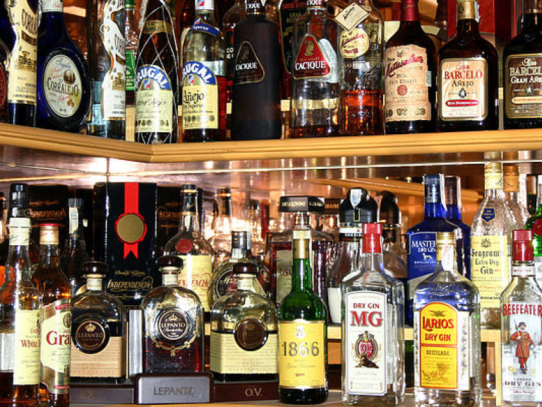 В Украине уже 53 летальных случая отравления алкоголем