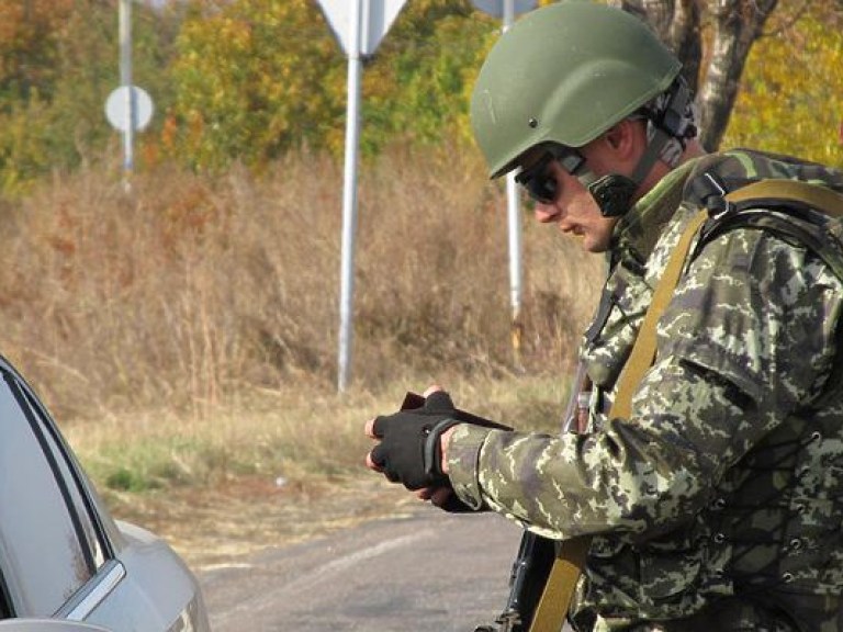 За минувшие сутки пункты пропуска в зоне АТО пересекло более 25 тысяч человек