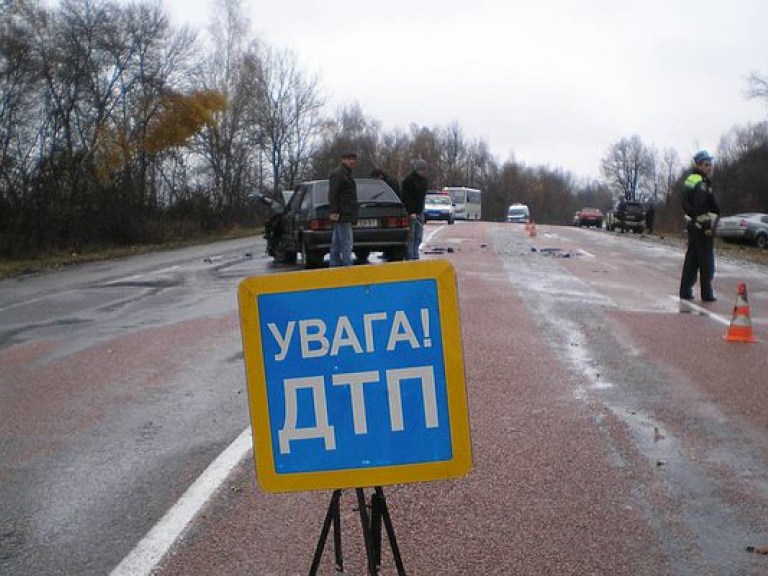 В результате ДТП в Киевской области погибли два человека, еще четверо травмированы