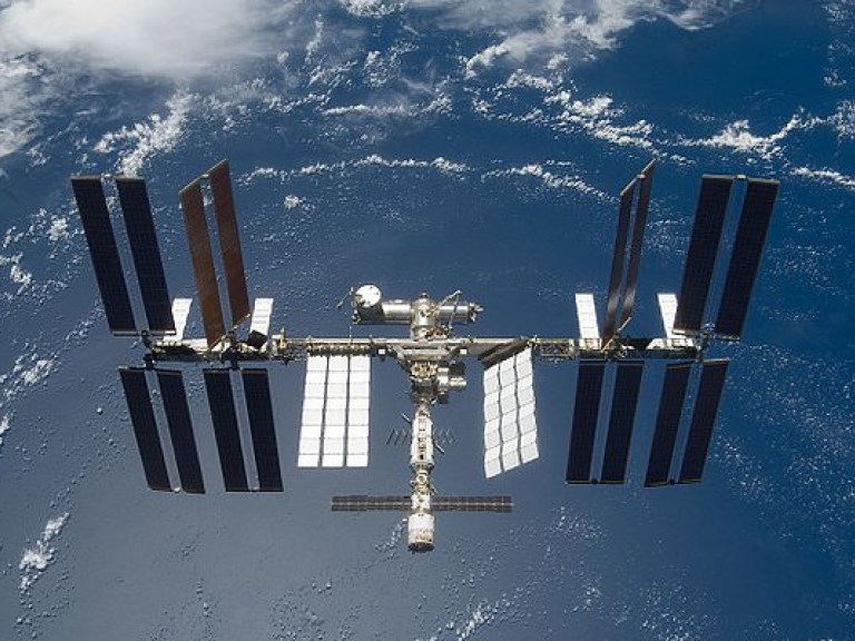 На космической станции МКС у американцев произошла утечка неизвестного вещества