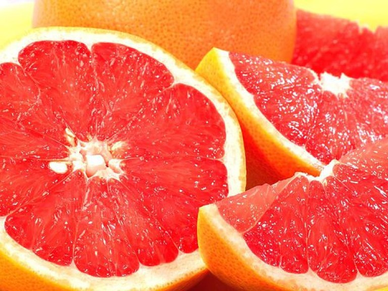 Аромат грейпфрута помогает женщинам выглядеть моложе — исследование
