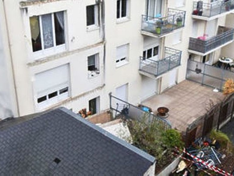 Во Франции в результате обвала балкона погибли четыре человека (ФОТО)