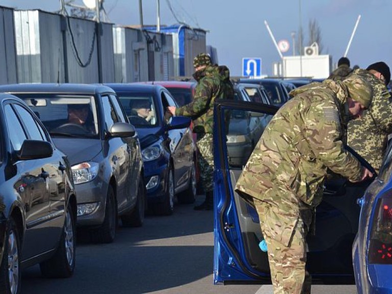 За прошедшие сутки пункты пропуска в зоне АТО пересекли 25 тысяч человек