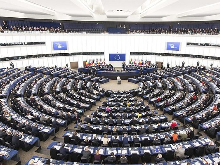 Евродепутат от Греции обвинил ЕС в отказе принимать  мигрантов