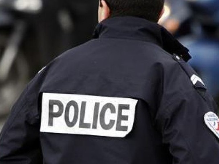 Во Франции сотни полицейских вышли на митинг с требованиями улучшения условий труда