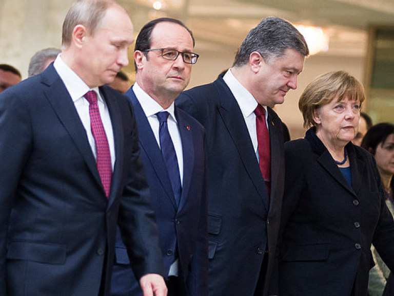 Порошенко встретится с Меркель и Олландом накануне переговоров нормандской четверки