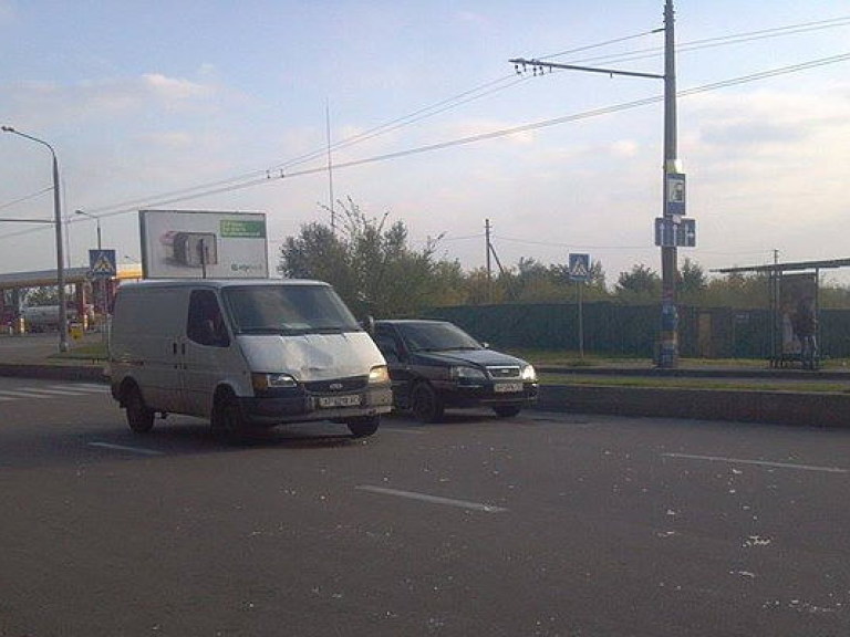 В Запорожье прямо на пешеходном переходе иномарка сбила девушку (ФОТО)