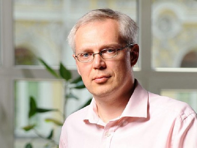 Э. Найман: «НБУ готовится к дестабилизации валютного рынка»