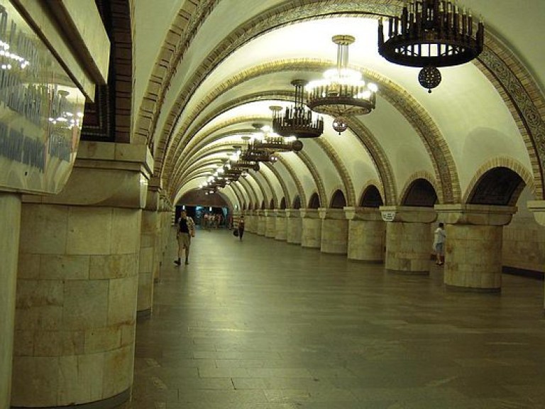 В Киеве с 29 октября будет ограничена работа станции метро &#171;Золотые ворота&#187;