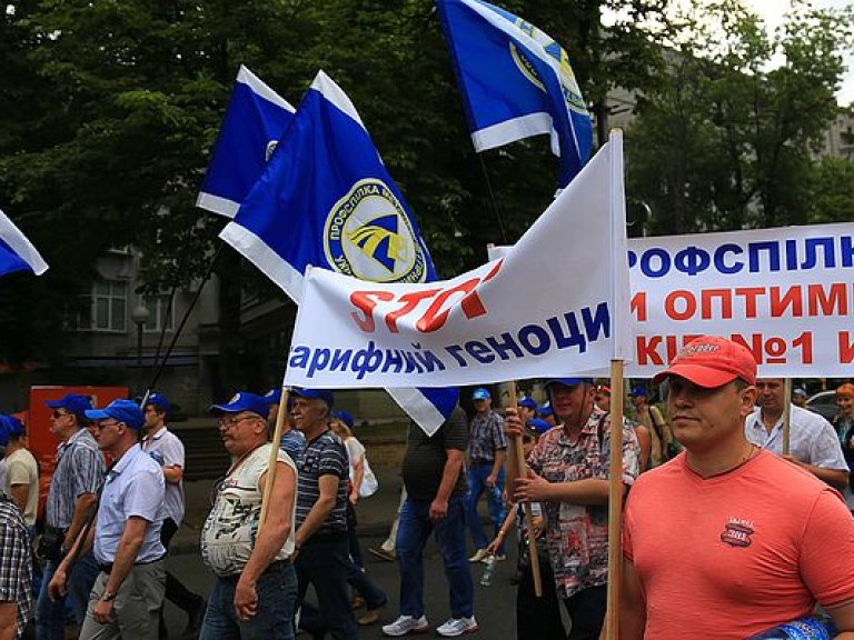 В феврале-марте в Украине могут начаться массовые тарифные митинги &#8212; политолог