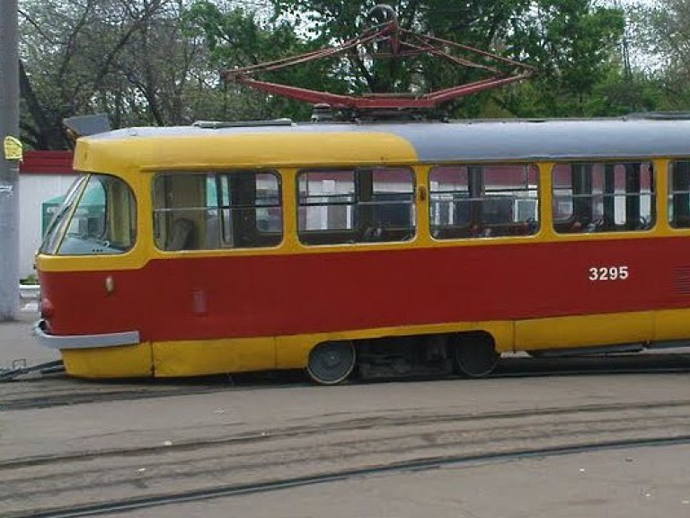 В Одессе под колесами трамвая погиб человек