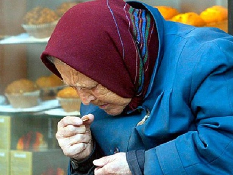 Украинские пенсионеры могут рассчитывать на повышение пенсий только перед выборами &#8212; социолог