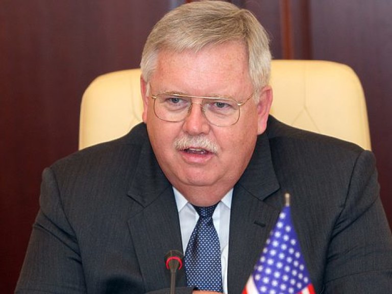 Посол США в России: Для Соединенных Штатов Украина сейчас важнее Сирии