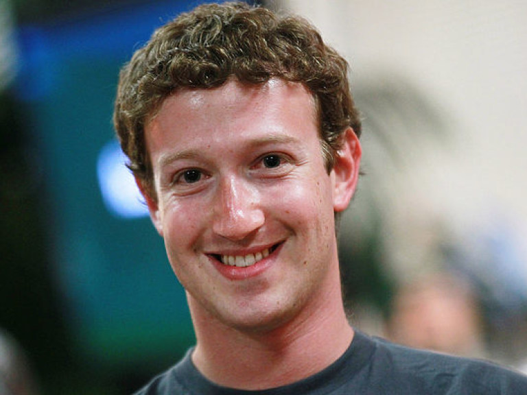 Facebook ошибочно сообщил о смерти Цукерберга и сотен пользователей