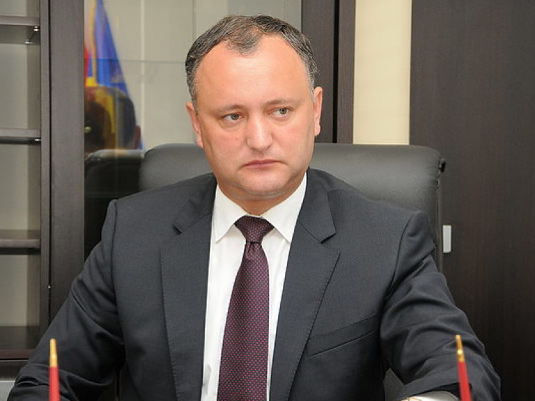 Додон побеждает на президентских выборах в Молдове