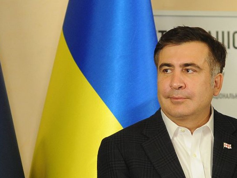Саакашвили в роли оппозиционера продолжит «играть» за команду Порошенко – эксперт