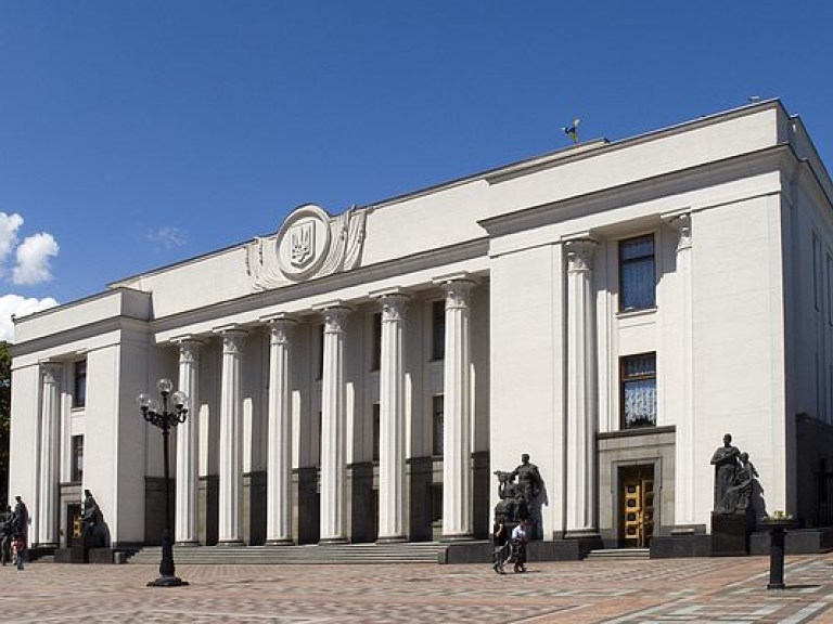 Рада не включила в повестку дня законопроект о санкциях против Януковича и его окружения