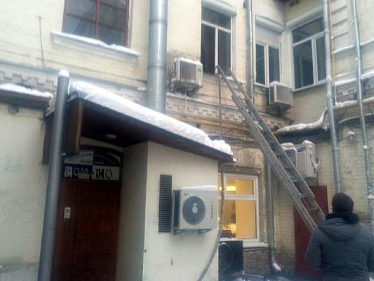 В Подольском районе Киева сгорела квартира из-за кондиционера (ФОТО)