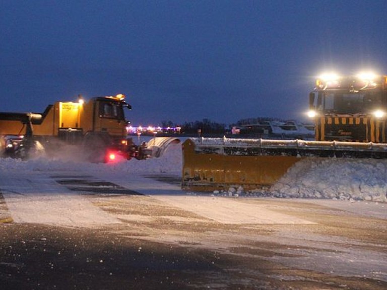 После снегопадов аэропорт «Борисполь» возобновил работу в обычном режиме (ФОТО)