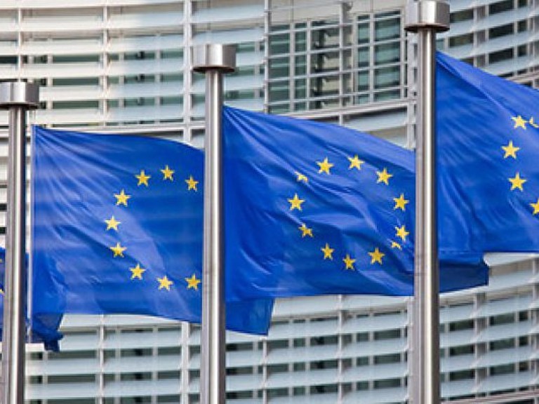 ЕК предлагает ввести систему для граждан, пользующихся правом безвизового въезда в Шенген, за 5 евро на 5 лет