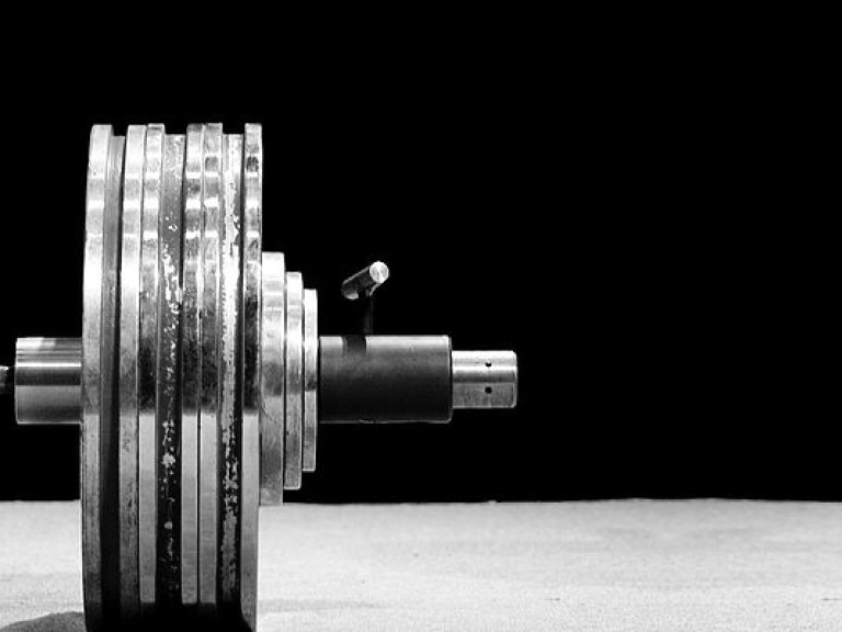 Украинская тяжелоатлетка установила мировой рекорд в приседании со штангой (ВИДЕО)