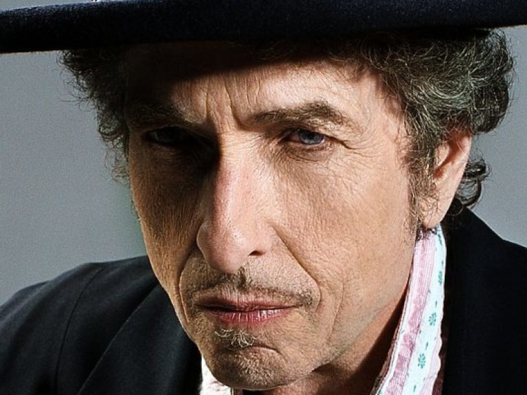 Боб Дилан не будет присутствовать на вручении Нобелевской премии в декабре