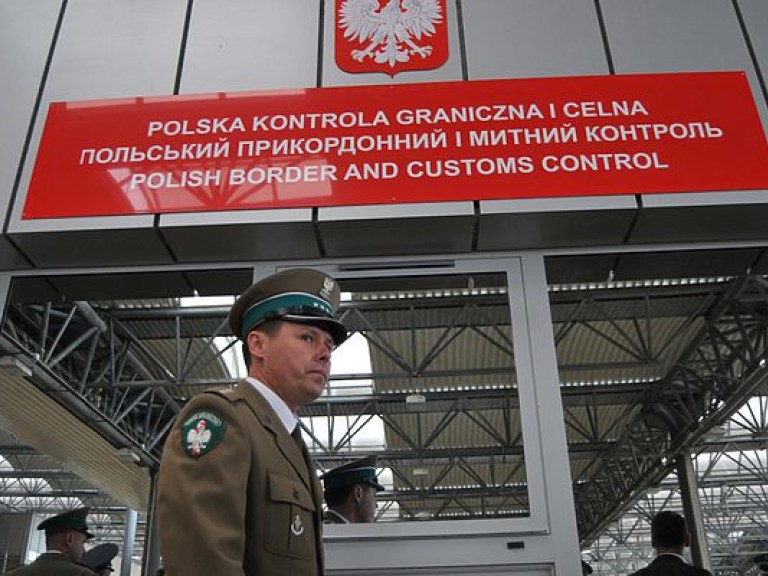 На границе с Польшей изъяли незаконных товаров на 1,5 миллиона гривен