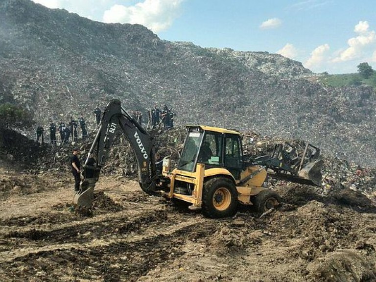 Незаконные свалки опасных отходов грозят экологической катастрофой для Украины – эколог
