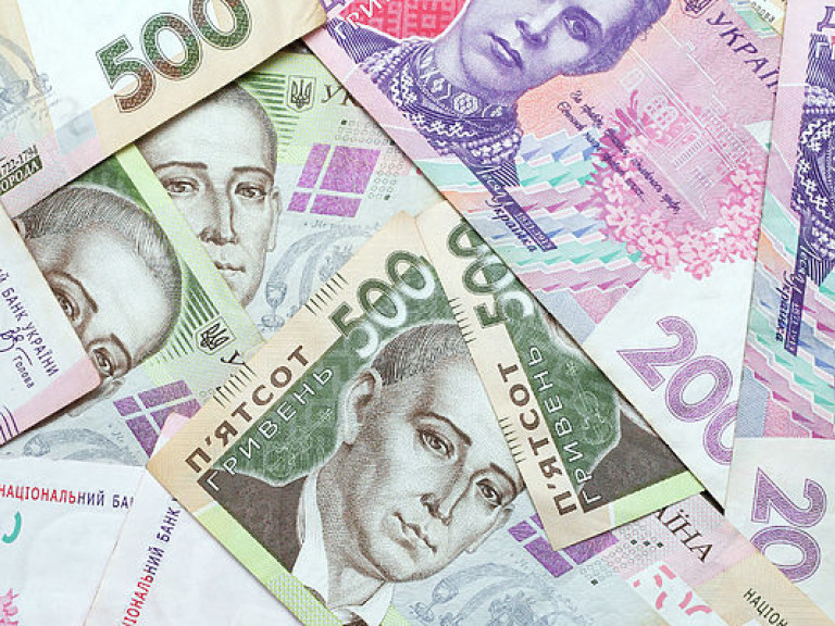 НБУ установил официальный курс на уровне 26,05 гривен за доллар