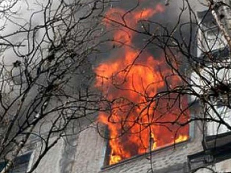 В Харькове загорелся 6-этажный дом, пожарные эвакуировали людей (ФОТО)