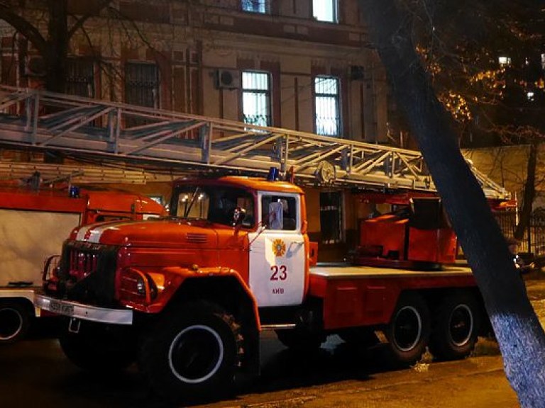 Во время пожара в Киевском общежитии эвакуировали 77 человек