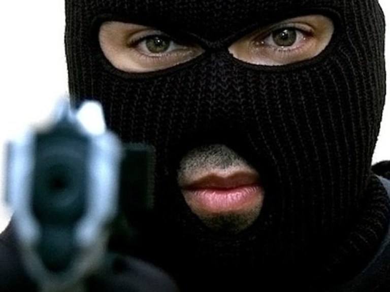 На Прикарпатье совершено вооруженное ограбление предпринимателя