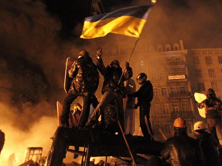 Украинская власть продолжает искусственно поддерживать противостояние востока и запада страны