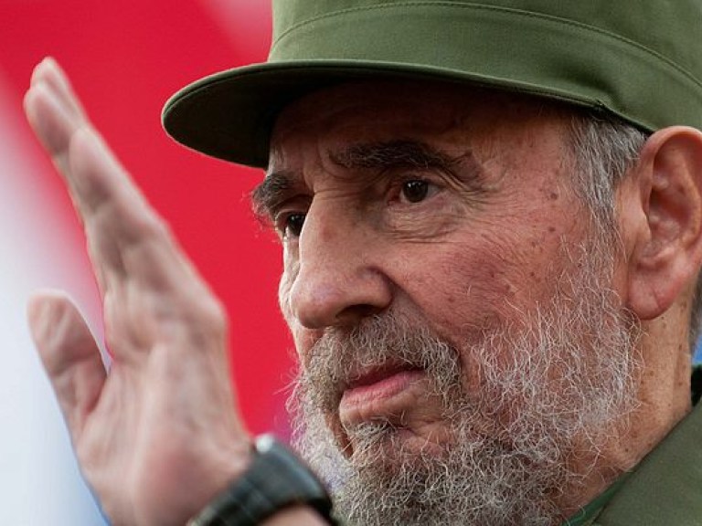 Французская газета опубликовала устаревший некролог Фиделю Кастро