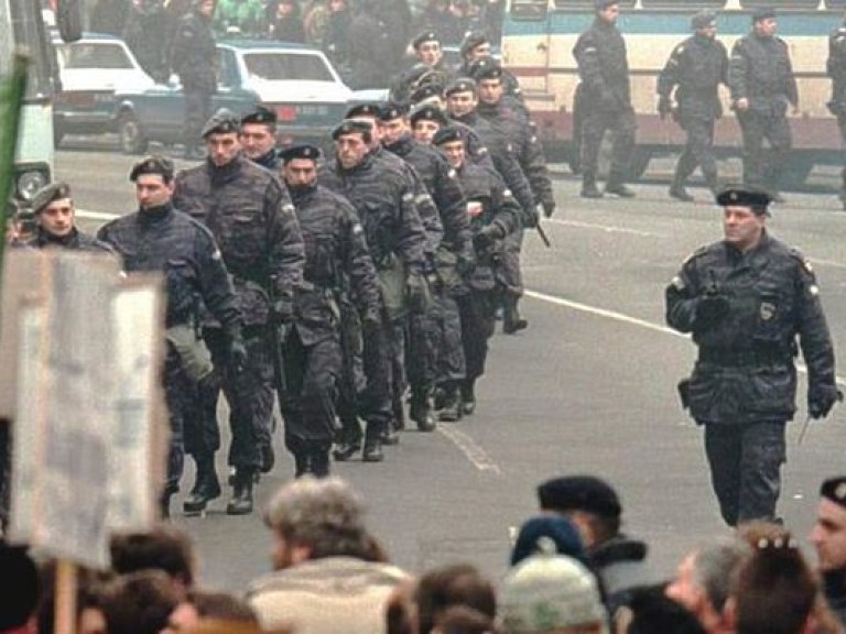 Сербские военнослужащие впервые выступили с протестом